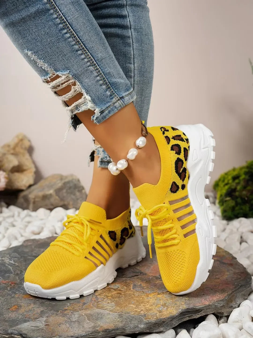 lightweight casual sneakers for women