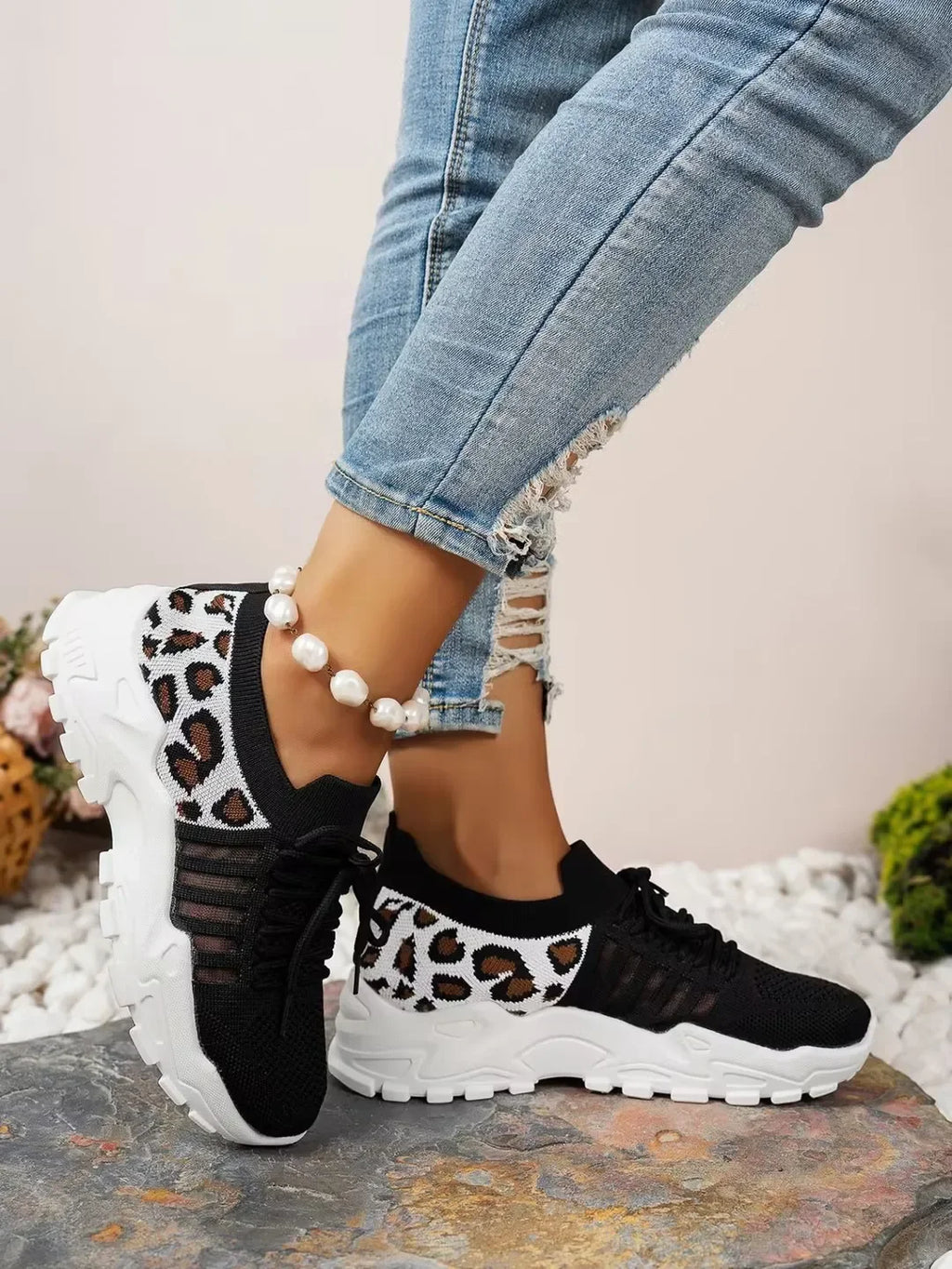 lightweight casual sneakers for women