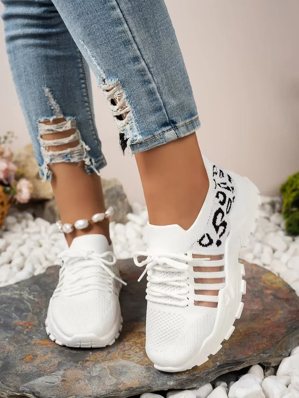 lightweight casual sneakers for women