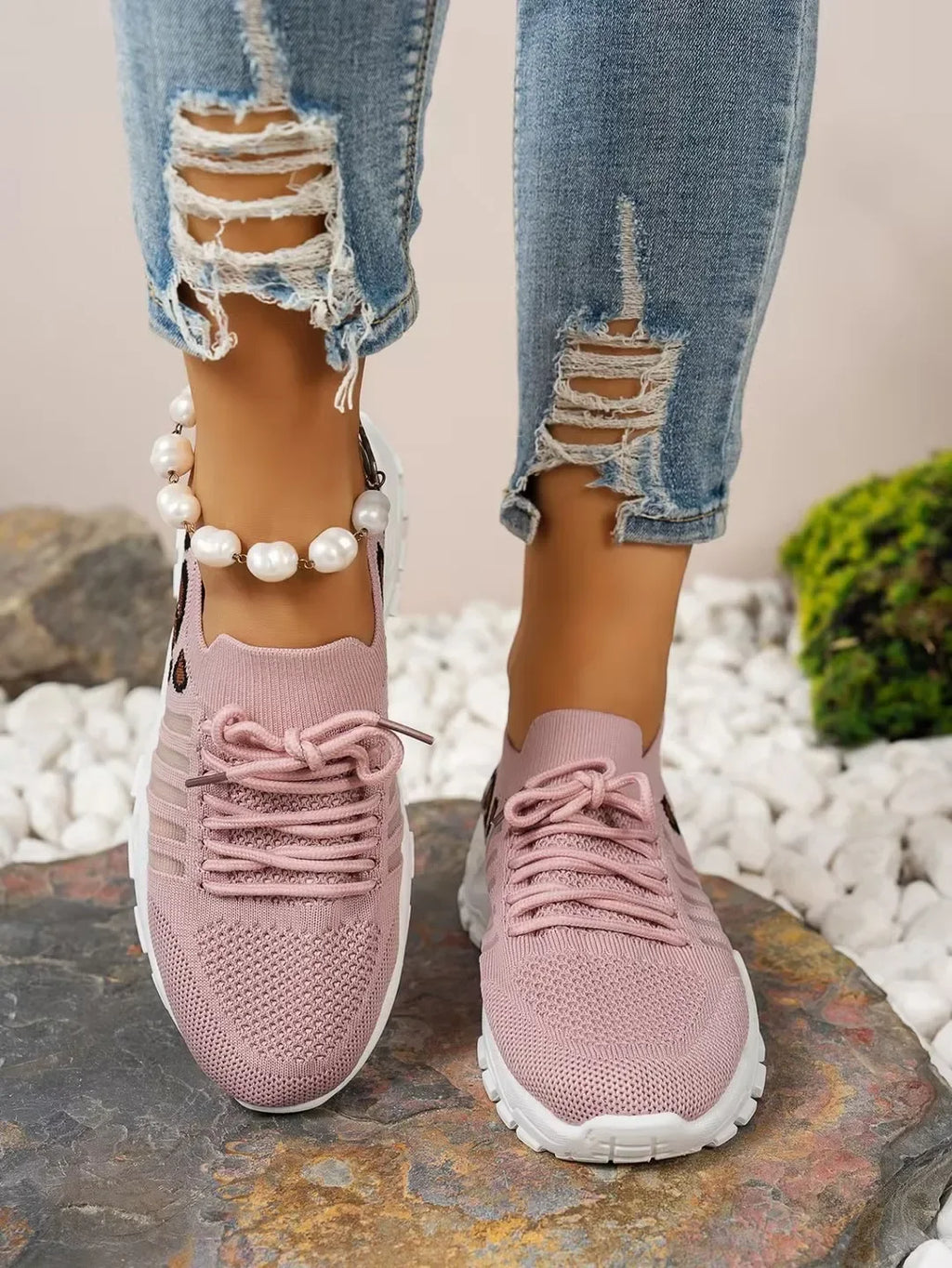 lightweight casual sneakers for women