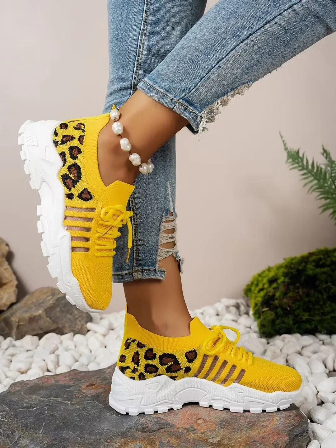 lightweight casual sneakers for women