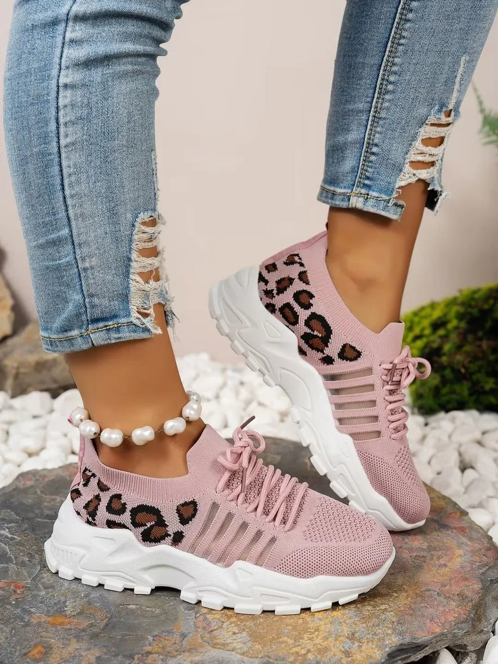 lightweight casual sneakers for women